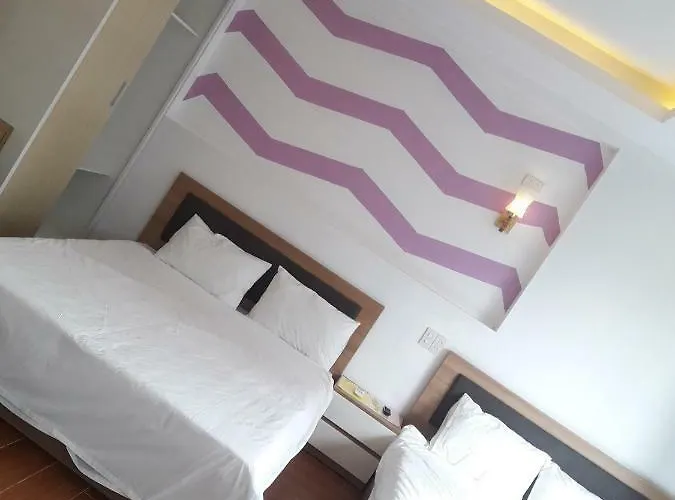 Saturn Hotel Hạ Long